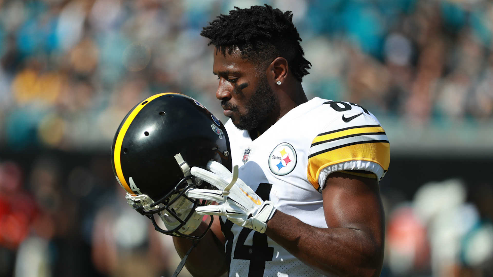 Antonio Brown Can't Wait For Adversities to Go Away and Start Playing