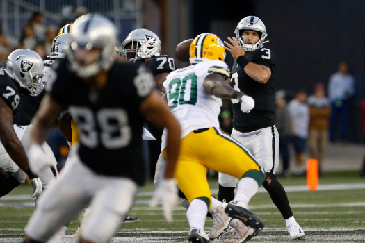 Oakland Raiders Defeat Green Bay Packers in Winnipeg