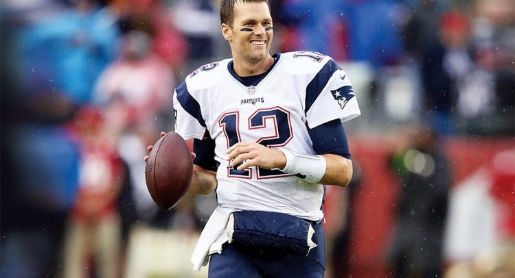 Tom Brady signs with Patriots