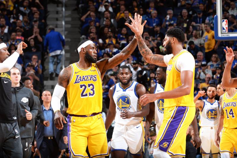 Los Angeles Lakers Demolish the Golden State Warriors, 126-93