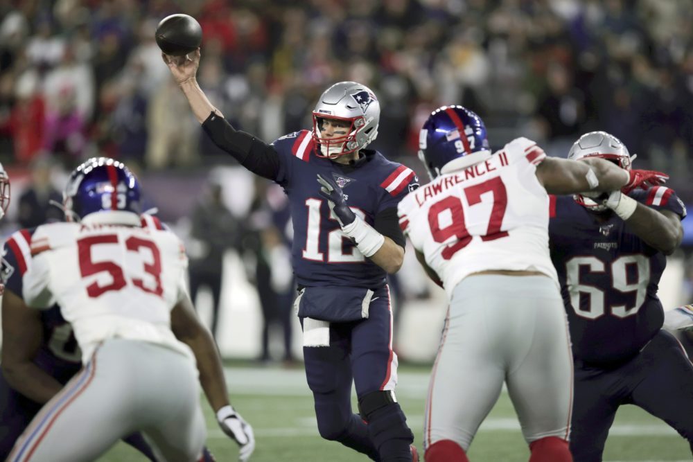 Tom Brady Runs two TDs, New England Patriots Defeat New York Giants, 35-14