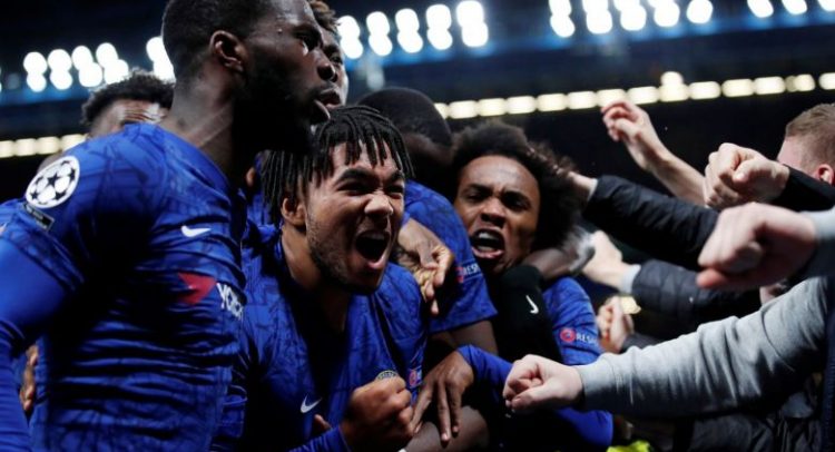 Chelsea Team celebrating victory