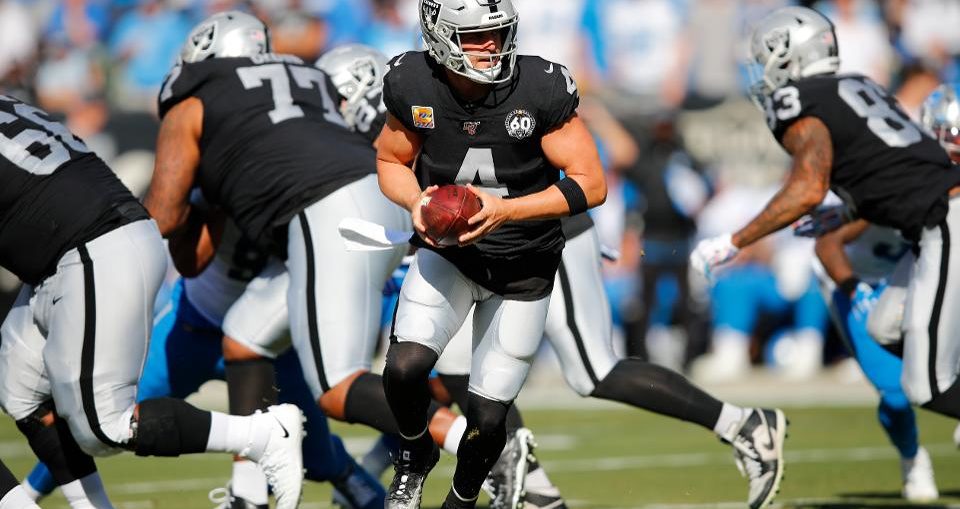 Oakland Raiders outlast LA Chargers in a close finish, 26-24