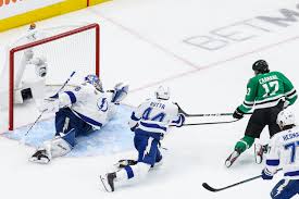 Lightning Defeats Stars in Game 4