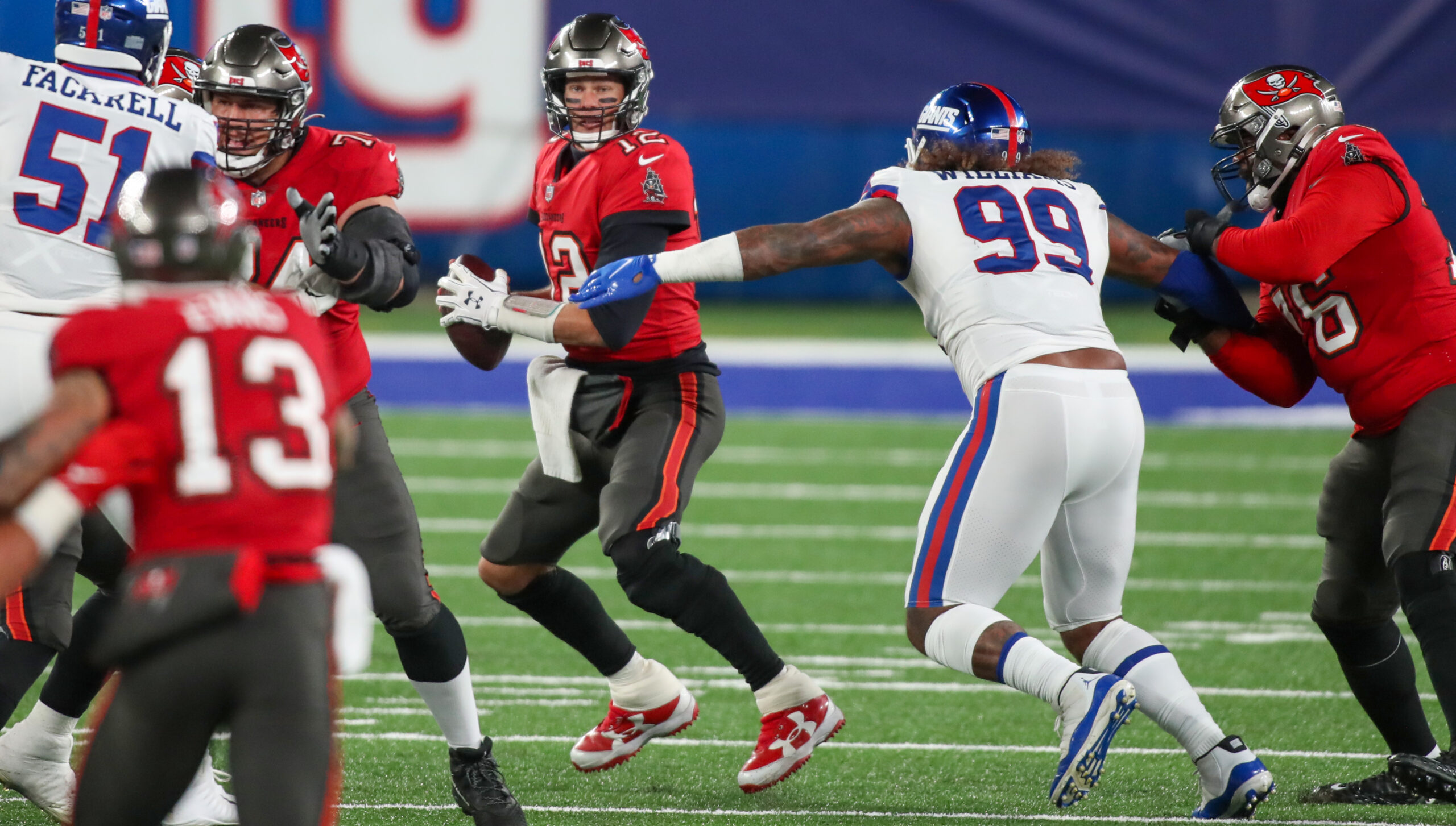 Tampa Bay Buccaneers Survive Monday Night Football in New York, Defeat the Giants, 25-23